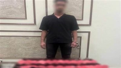 ضبط شخص يروج لبيع أدوات تستخدم في الأعمال المنافية للآداب