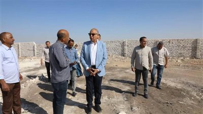 محافظ المنيا يتفقد موقع إنشاء سوق الماشية الجديد على مساحة 5 أفدنة بالطريق الصحراوي الشرقي