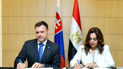 القائم بأعمال وزير البيئة توقع مذكرة تفاهم مع نظيرها السلوفاكي 