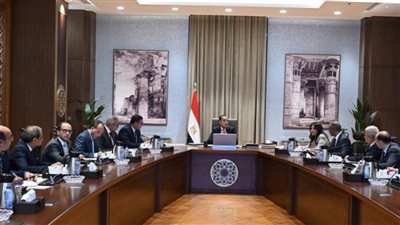 رئيس الوزراء يتابع موقف تنفيذ وتشغيل محطات تحلية المياه في شمال سيناء