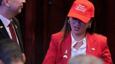 بالصور.. قبعات تحمل اسم ترامب داخل الكنيست