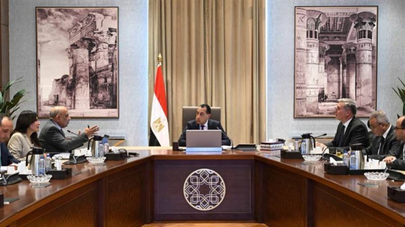 رئيس الوزراء خلال