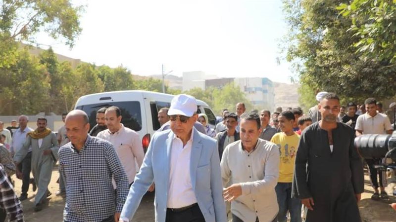 محافظ المنيا خلال