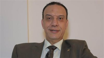 خبير اقتصادي يطالب برفع درجة التوعية بصناعة إعادة تدوير الزيوت المعدنية لأهميتها في الحفاظ على البيئة ودعم الاقتصاد الوطني