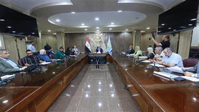 مناقشة موقف تنفيذ مشروعات المبادرة الرئاسية «حياة كريمة» بكفر الشيخ 