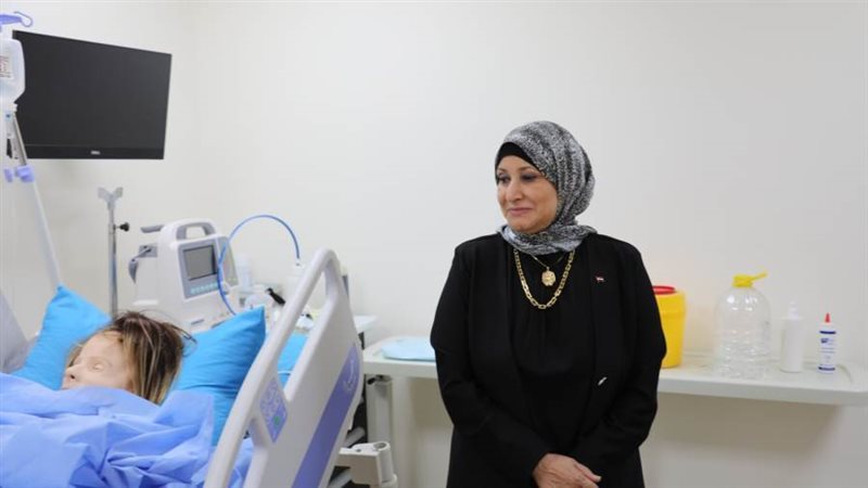 نقيبة التمريض خلال