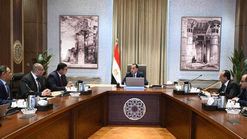 رئيس الوزراء خلال