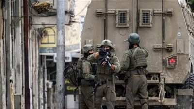 قوات الاحتلال الإسرائيلي تهاجم الصحفيين والمتضامنين الأجانب شرق طولكرم