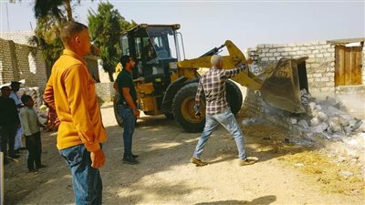 بالصور.. إزالة 95 حالة تعد واسترداد 2000 فدان بأسيوط