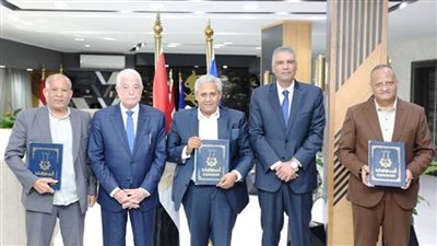 مستشار رئيس الجمهورية ومحافظ أسوان يشهدان توقيع بروتوكول تعاون خاص بمدرسة الصداقة الجديدة