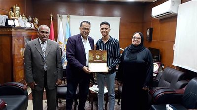 بالصور.. تكريم طالب بالغربية حصد المركز الأول على الجمهورية في مسابقة لذوي الهمم