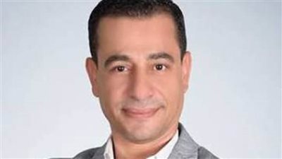 وزير الثقافة يكلّف المخرج هشام عطوة برئاسة قطاع المسرح