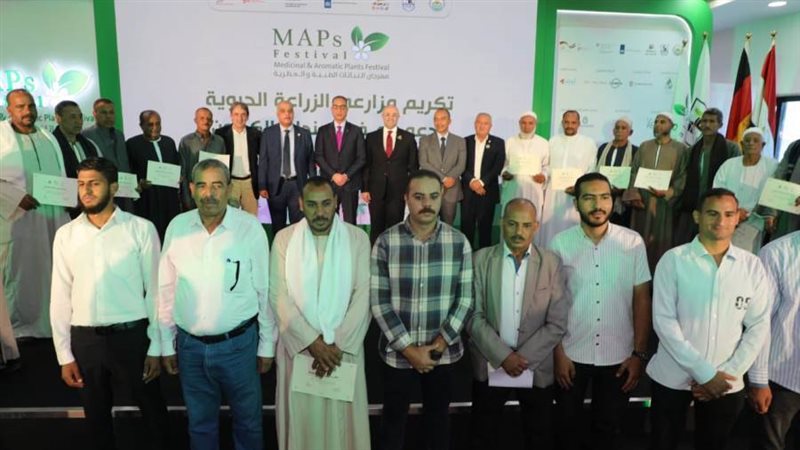 تكريم المزارعين ببنى