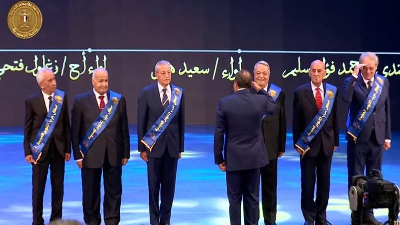 الرئيس السيسي يؤدي