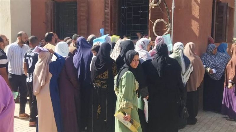 جانب من اقبال المواطنين