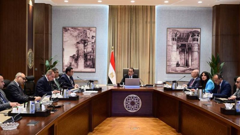 رئيس الوزراء خلال