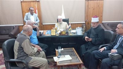 استعدادًا لامتحانات الفصل الدراسي الأول.. رئيس منطقة سوهاج الأزهرية يلتقي موجهي العموم والموجهين الأوائل 