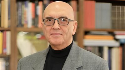 وزير الثقافة يهنئ الكاتب الكبير محمد سلماوي لاختياره “شخصية العام الثقافية” بالشارقة