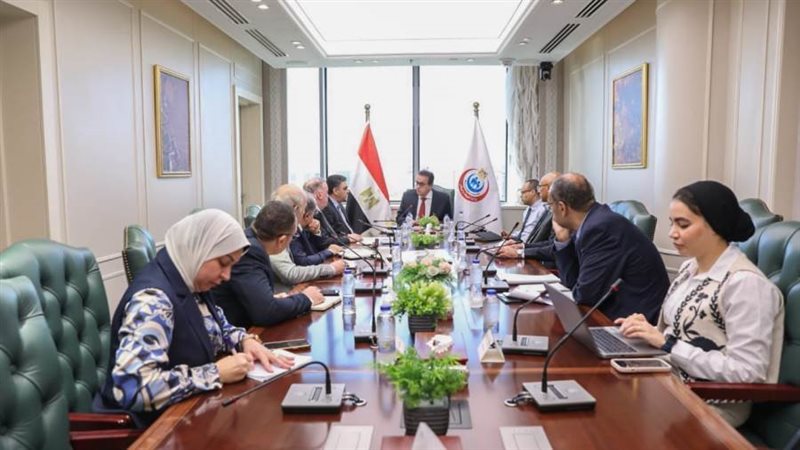 اجتماع وزير الصحة