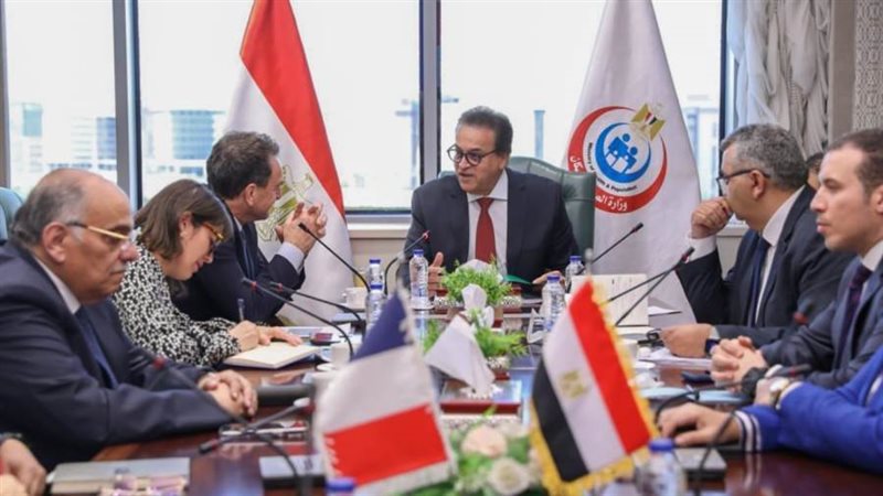 وزير الصحة والسفير