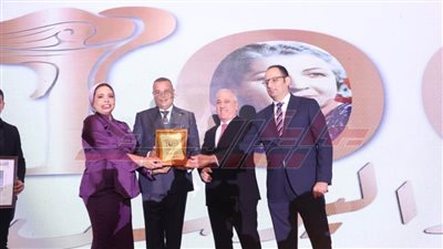 تكريم محافظ جنوب سيناء في احتفالية مئوية روزاليوسف تقديرًا لجهوده الوطنية والإعلامية