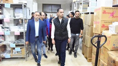 نائب وزير الصحة يتفقد سلاسل إمداد الأدوية والمستلزمات الطبية بشمال سيناء