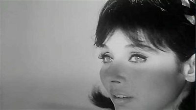 لبنى عبدالعزيز لـ