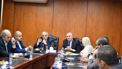 المستشفيات التعليمية تناقش قانون مزاولة البحوث الطبية والإكلينيكية