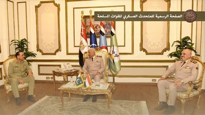 وزير الدفاع ورئيس الأركان يلتقيان رئيس أركان القوات البرية الباكستانية