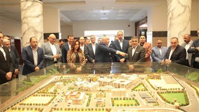 وزيرا التنمية المحلية والزراعة ومحافظ الوادي الجديد يتفقدون مجمع المصالح الحكومية للخدمات الذكية بالخارجة