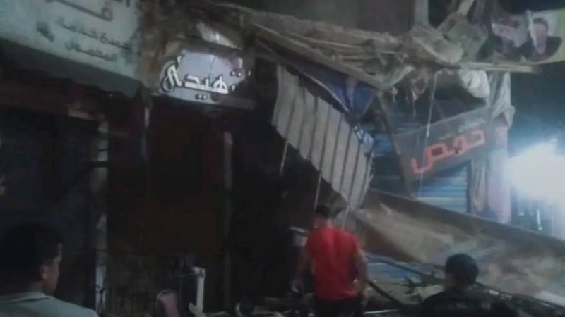 جانب من انهيار شرفتين