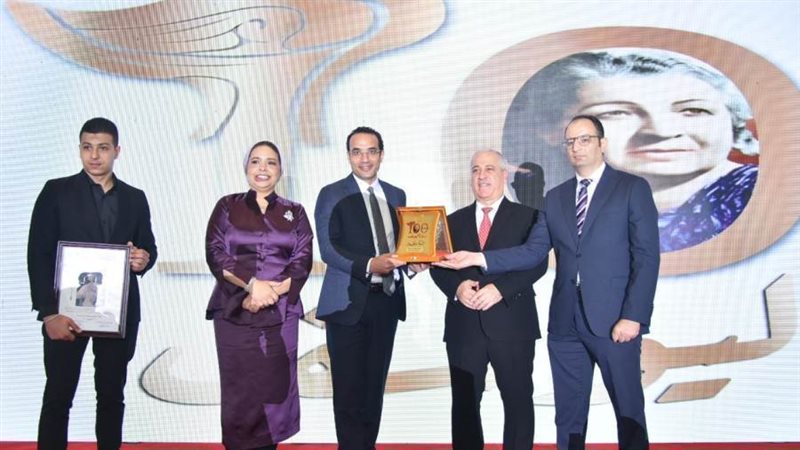 الدكتور احمد كمال