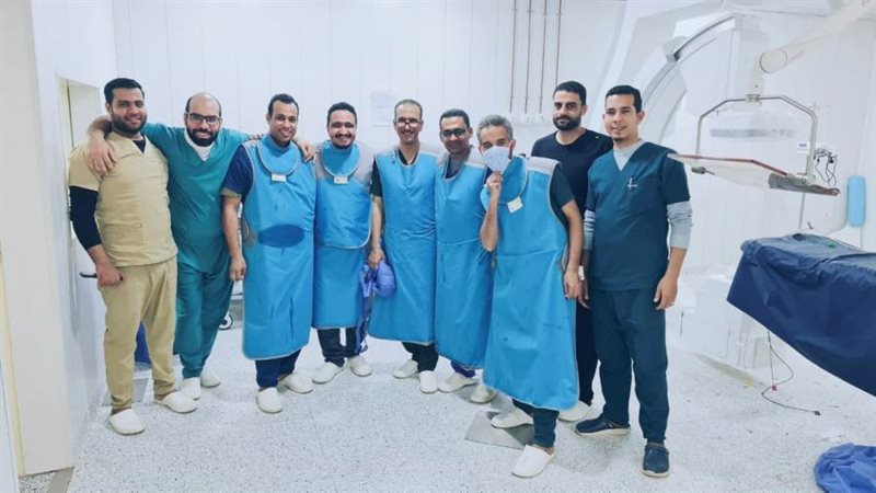 الفريق الطبي بمستشفى