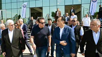 رئيس الوزراء يتفقد جامعة السويس الأهلية 