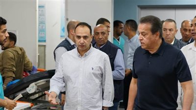  وزير الصحة يتفقد مجمع السويس الطبي في زيارة مفاجئة