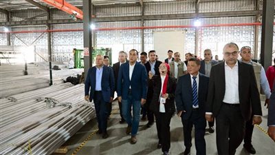 رئيس الوزراء يفتتح مصنع 