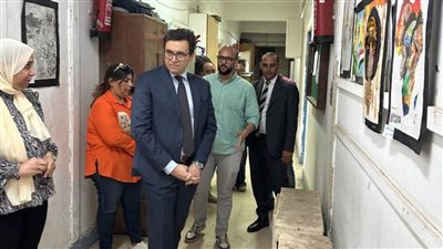 وزير الثقافة يتفقد «ثقافة الطفل» و«السينما» ويؤكد: العدالة الثقافية هدفنا والميدان هو المعيار