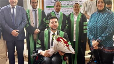 من علوم الأعصاب إلى العلوم السياسية: قصة نجاح ملهمة لقادرون باختلاف