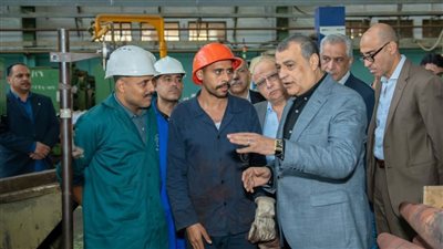  وزير الدولة للإنتاج الحربي يشدد على توطين أحدث تكنولوجيات التصنيع في مختلف القطاعات