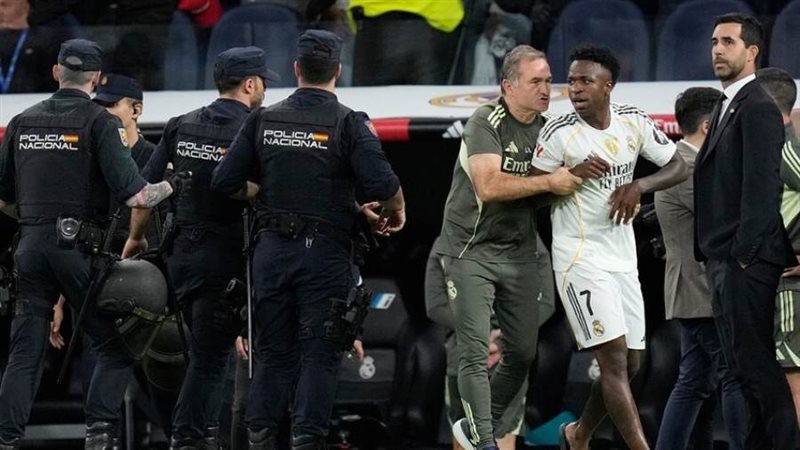 فينيسيوس يحاول ضرب