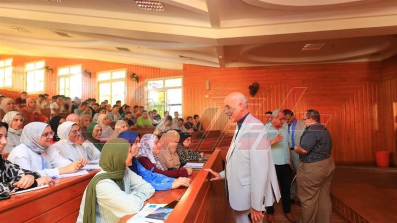 جولة رئيس الجامعة