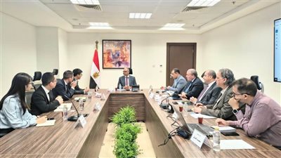 نائب وزير الإسكان يبحث أوجه التعاون مع شركة صينية في مجال تحلية المياه