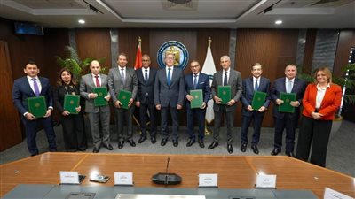 وزير البترول يشهد توقيع عقد تمويل مشروع الإيثانول الحيوي