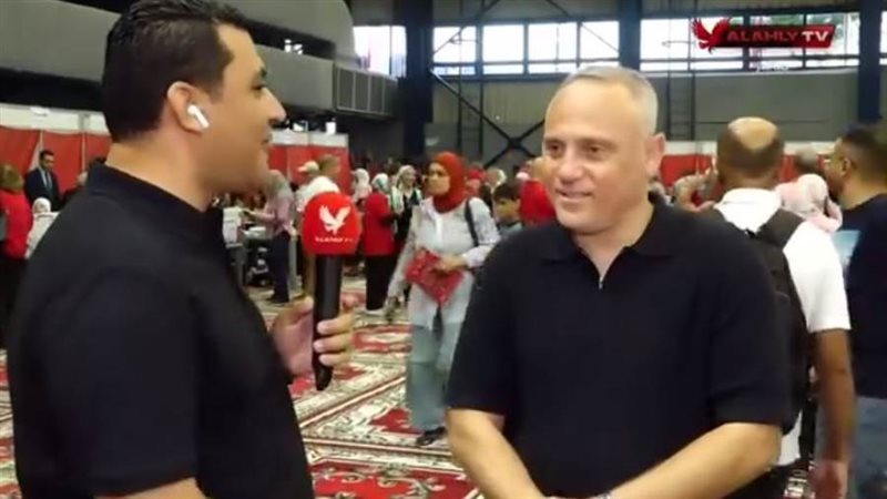 نجم الأهلي السابق