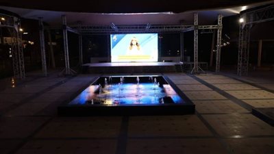 الغردقة تزين ميادينها بشاشات عرض افتتاح المتحف المصري الكبير|صور 