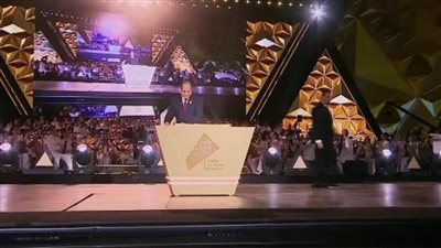 عاجل| الرئيس السيسي يفتتح رسميا المتحف المصري الكبير ويضع القطعة الأخيرة 