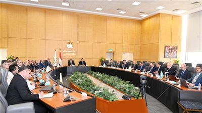 وزير الإسكان ورئيس الهيئة العربية للتصنيع يتابعان تنفيذ مشروعات 