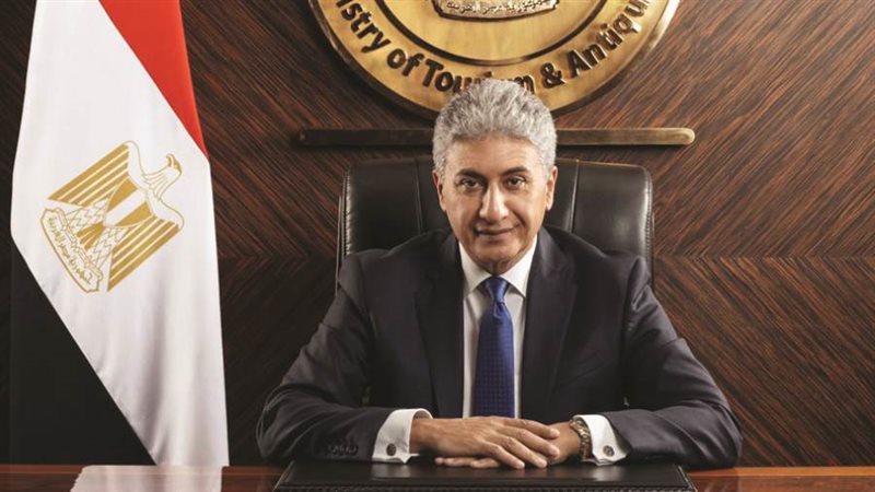 وزير السياحة والآثار