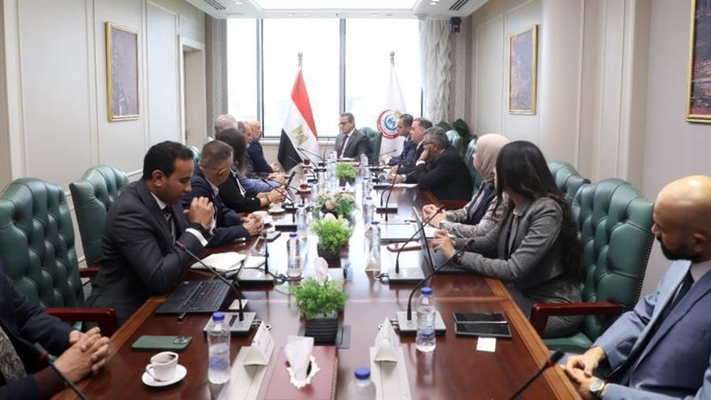 اجتماع وزير الصحة