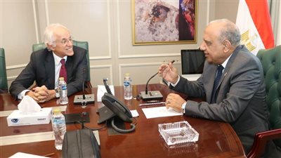 وزير الكهرباء يبحث تطور الأعمال في مشروع الربط الكهربائي المصري اليوناني